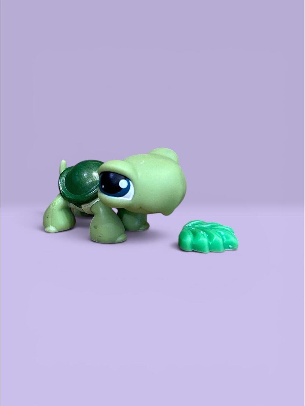 Littlest Pet Shop LPS Turtle #187 with Accessory